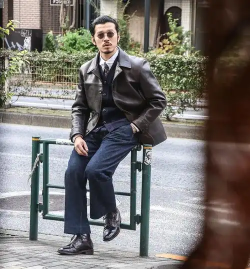 ins穿搭博主这位复古服装店铺的日本大叔精致的同时还有点可爱