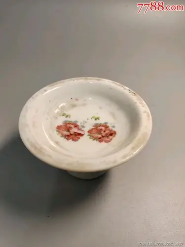 民国贴花高足杯一只