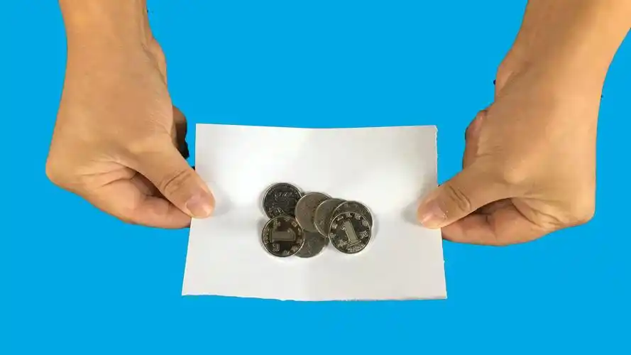 为什么包在纸里的硬币会消失不见?演示后,原理看的一清二处