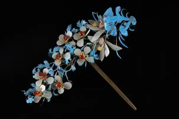 国内博物馆藏品|海棠花形的清代点翠头饰