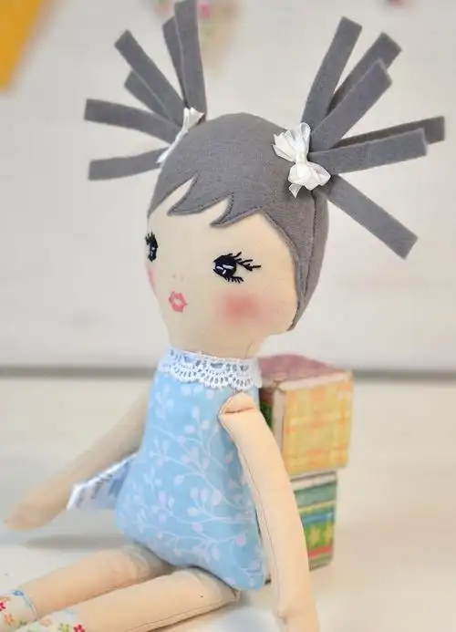 布娃娃手工制作柔软的婴儿娃娃面料材料抹布玩具有机填充毛绒玩具