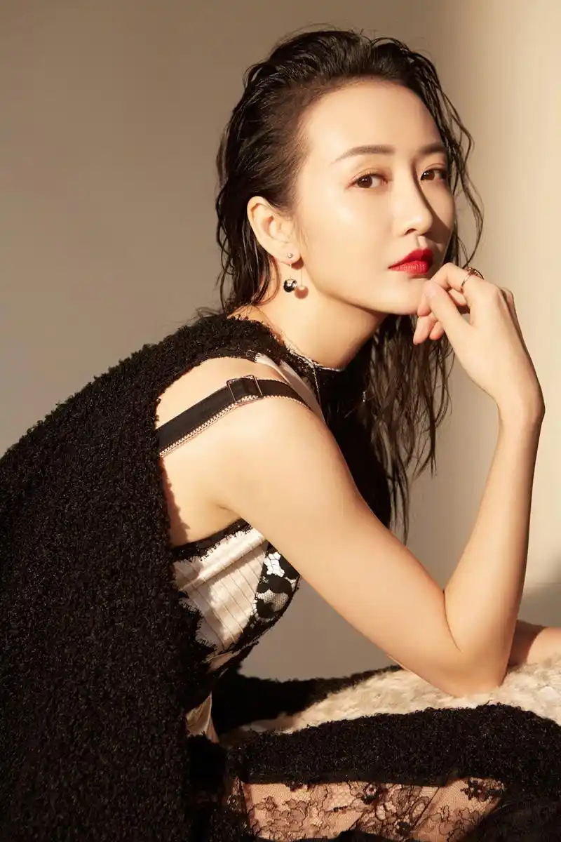 王鸥性感冷艳时尚写真高清图片