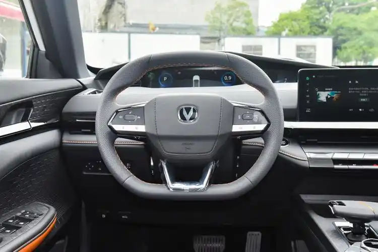 长安uni-v1.5t 尊享型方向盘