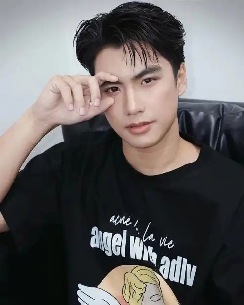 是呢是呢,你很帅,眼睛太漂亮啦,狠狠亲一口#ohm  #陈炳林  #爱护眼睛