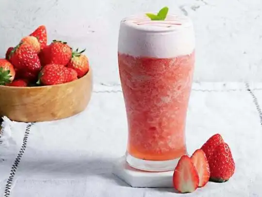 草莓奶盖茶怎么做草莓奶盖茶的做法