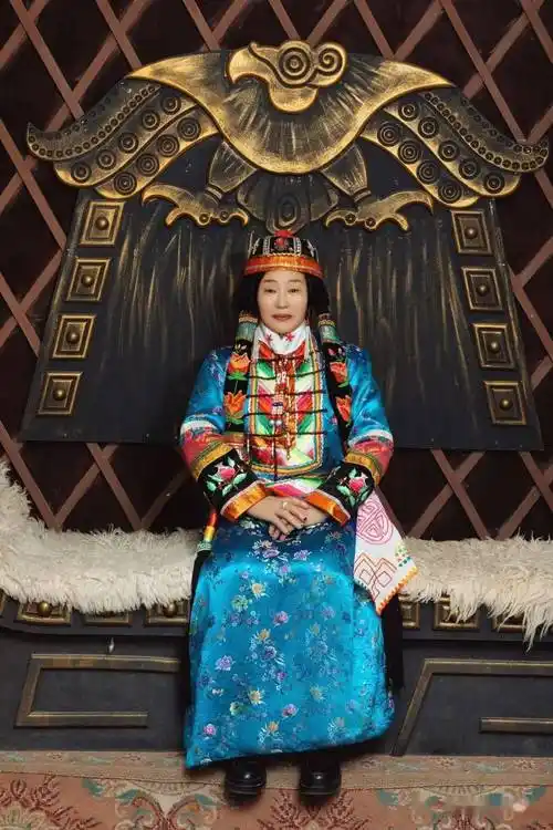 卫拉特蒙古:卫拉特蒙古(西蒙古)分为四大部:绰罗斯(准噶尔),和硕特,杜