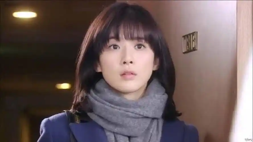 李宝英特别全新出演周末剧 剧照公开状态超好 延续以往温婉气质_作品