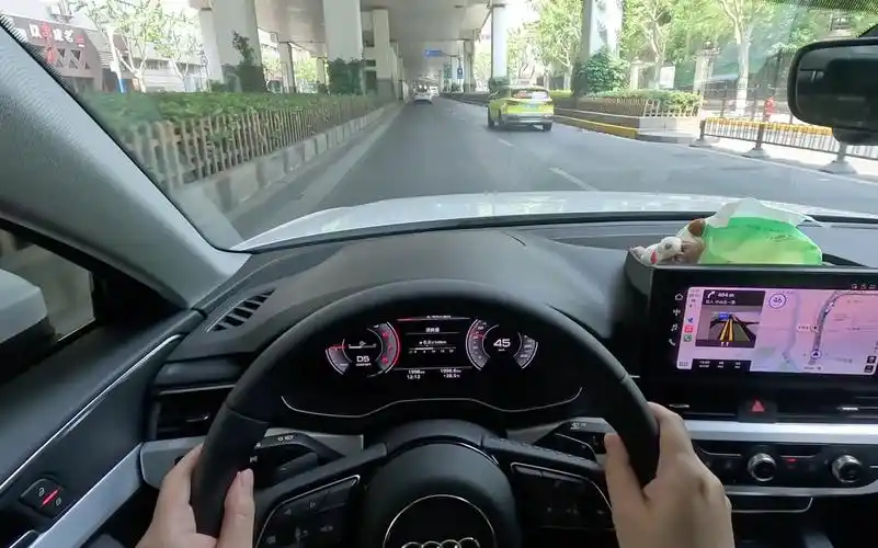 沉浸式驾驶|阳光明媚的一天奥迪a4l市区通行|吻得太逼真 - 张敬轩|go
