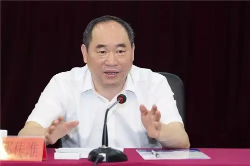 教育部政策法规司司长邓传淮出席会议并讲话