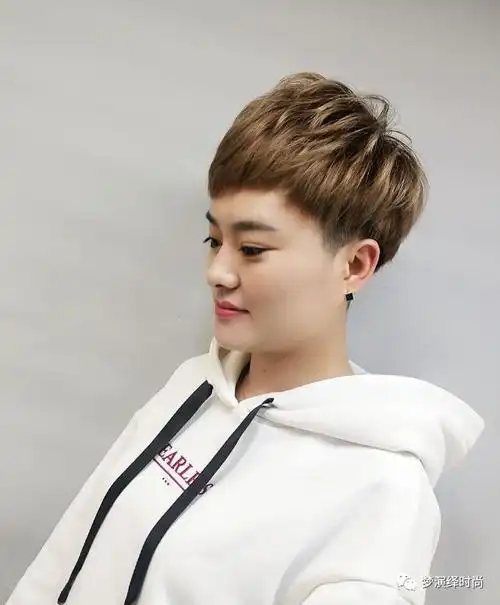 今年流行锅盖头