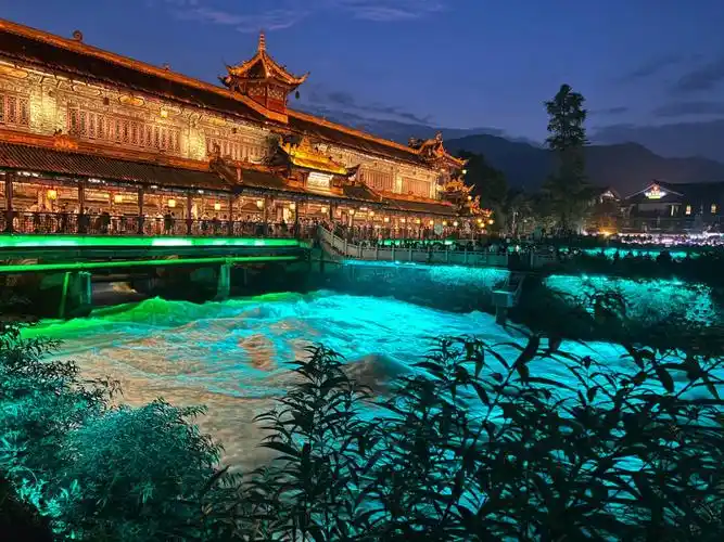 都江堰南桥夜景