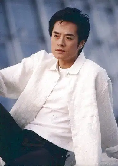 热推银色单曲《冰雪》 黄格选:功夫在歌外(附图)