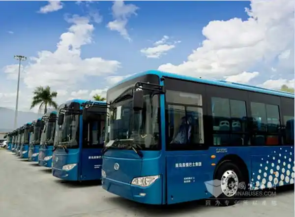 巴士,该批插电式混合动力客车将逐步替换原西海岸新区运行的"黄标车"