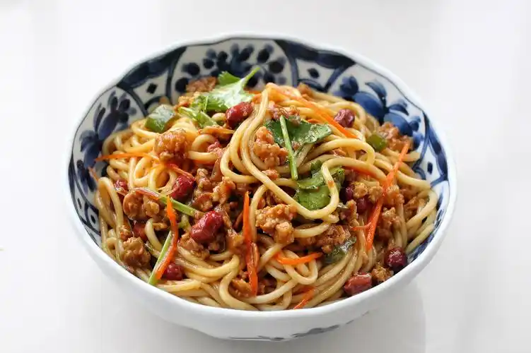 美味的豇豆肉酱拌面的做法!