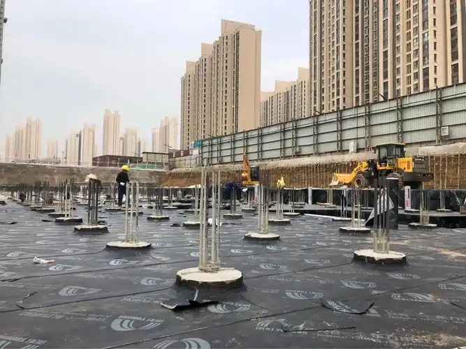 10.20龙城一品项目1#,8#楼防水施工现场情况