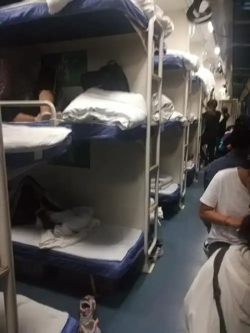 随手拍火车硬卧