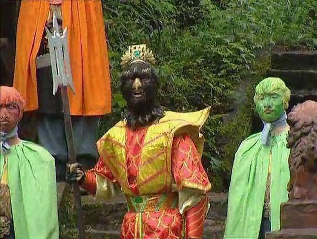 《西游记续集》金翅大鹏扮演者 《西游记续集》金翅大鹏雕扮演者郭军