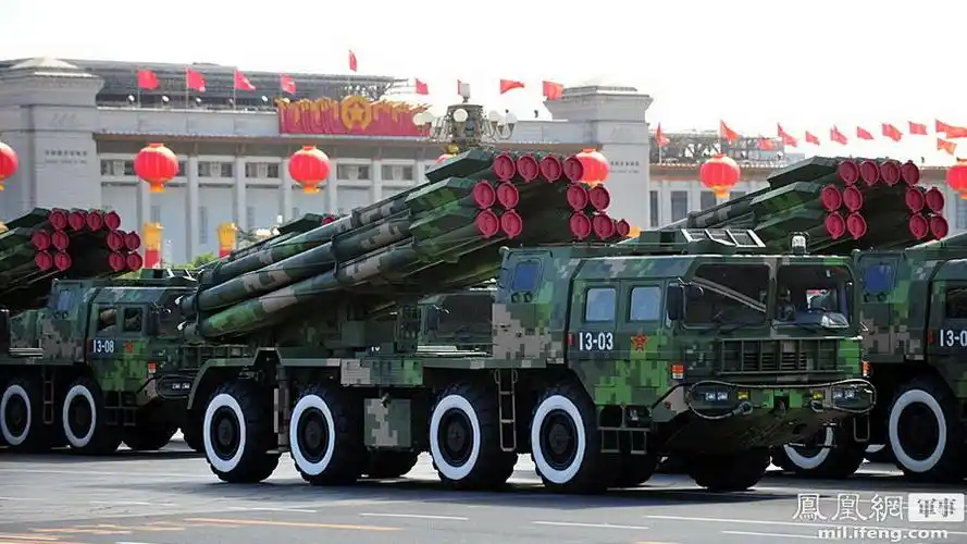 此次阅兵集中展示了当年我军最新的一批武器装备.