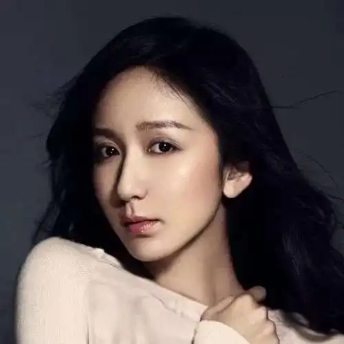 老年版"娄艺潇", 出道多年不被注意, 因饰演反派被观众记住_赵千紫