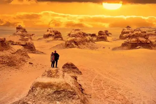 青海南八仙亚丹魔鬼城日落