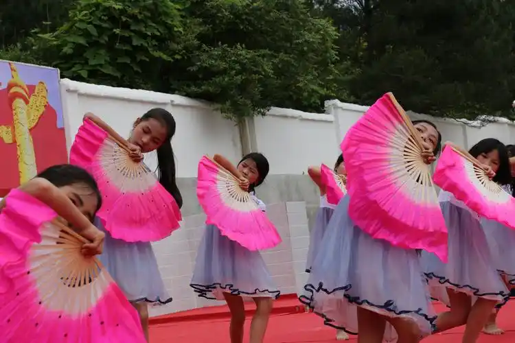 六一起舞跟党走·争做时代好少年