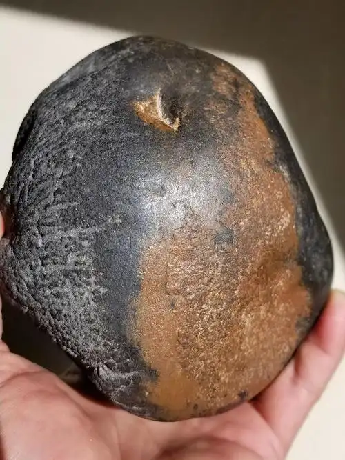 陨石熔壳特征研究集成实物大图及理论依据比对