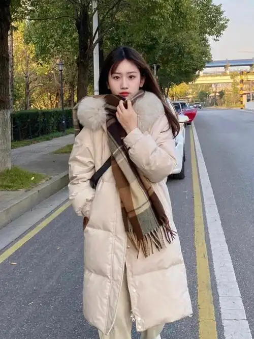 轻熟女性冬天不要瞎打扮试试这些长款羽绒服简约利落又保暖