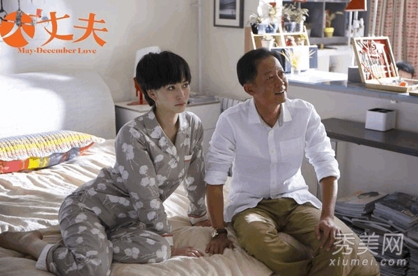 《大丈夫》热播 李小冉优雅气质装扮