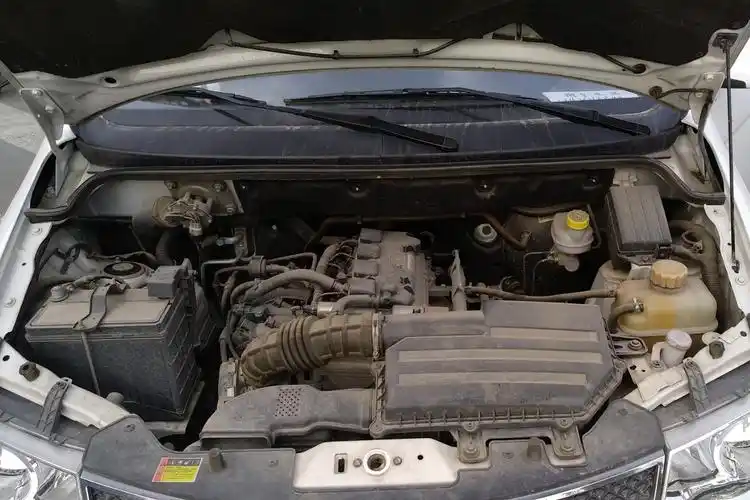 五菱宏光发动机号在哪 五菱宏光发动机号在哪看