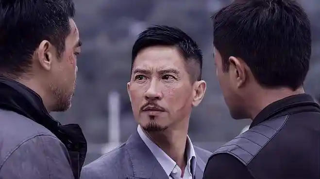 扫毒:不愧是兄弟,不用多说一句话,一个眼神就明白彼此的意思!