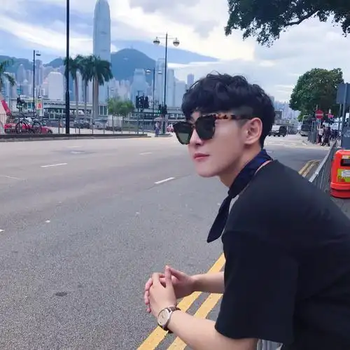 干净 侧脸 手机控