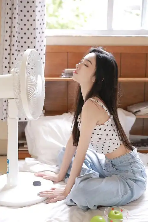 初中女生发育照片