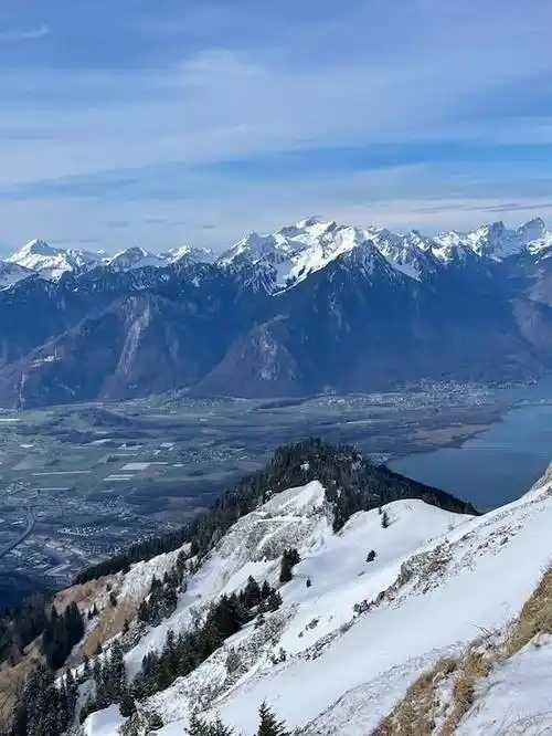 瑞士法国的阿尔卑斯山 冬天的梦幻_旅游_雪山_游客