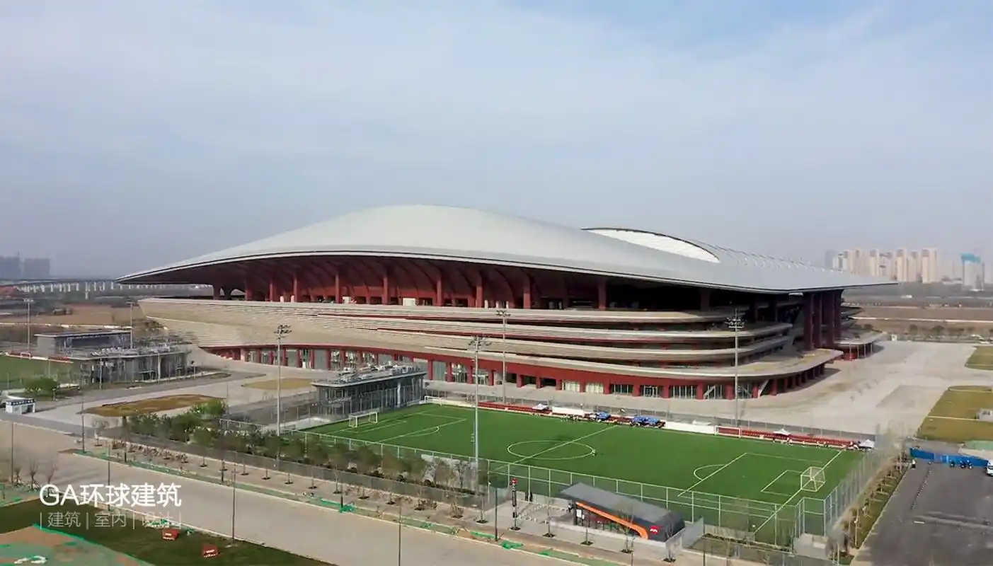 西安国际足球中心是扎哈·哈迪德与香港idea合作设计的现代化甲级专业