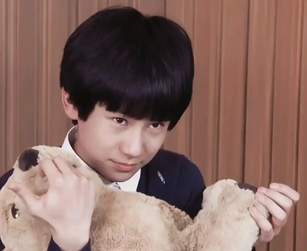 张真源 哈哈这是谁家的小孩儿 #时代少年团张真源  #宝藏 - 抖音