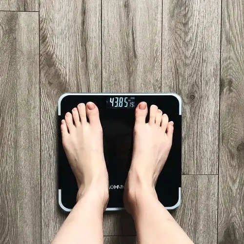 【抖音同款】家庭电子秤家用小型体重秤家用精准人体称测重量智能光能