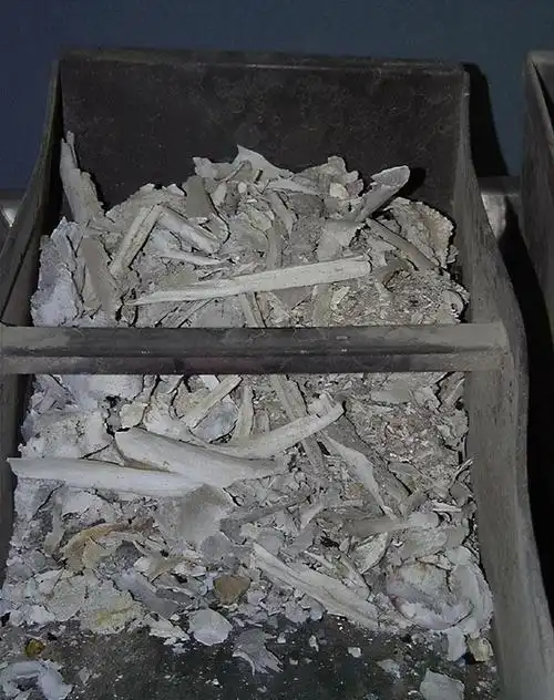 2,火葬场火化是一个什么样的过程,骨灰最终会变成什么?