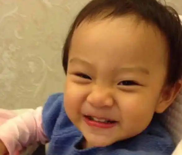 原创甜馨才是翻盘式长大小时候丑萌可爱如今穿旗袍美成妈妈翻版