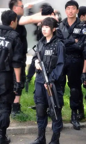 学警中的特警(swat)
