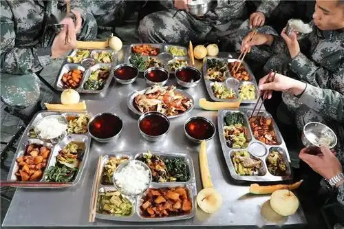 野外伙食保障上了新高度