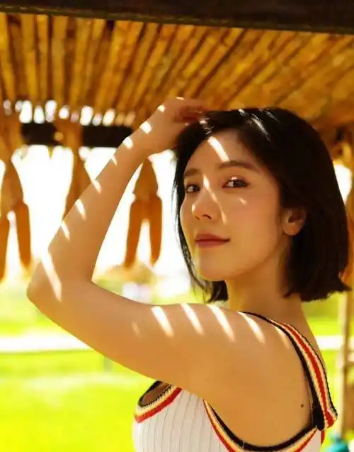 宅男女神网红赵奕欢,现在怎么样了 - 快乐996