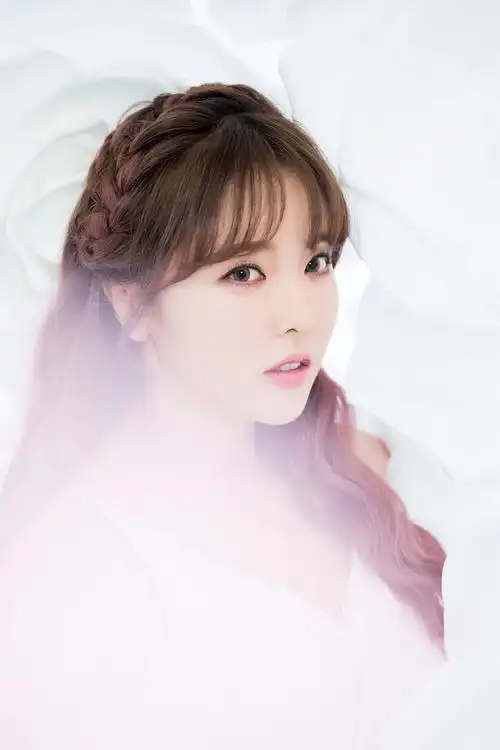 洪真英夜朦胧,高清图片,手机壁纸