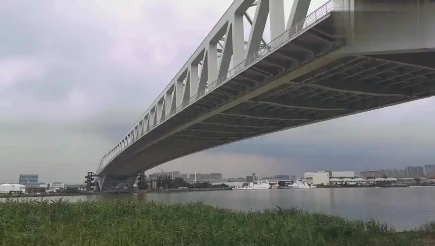 宁波中兴大桥,中国首座跨度最大的机非两用矮塔斜拉桥,十分震撼
