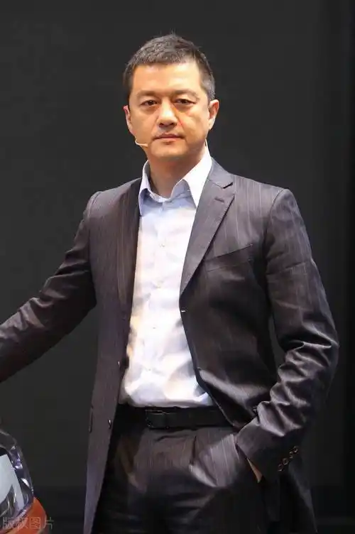 李亚鹏这样演过男一号的明星,也得面对投资圈不好混的事实,李亚鹏这样