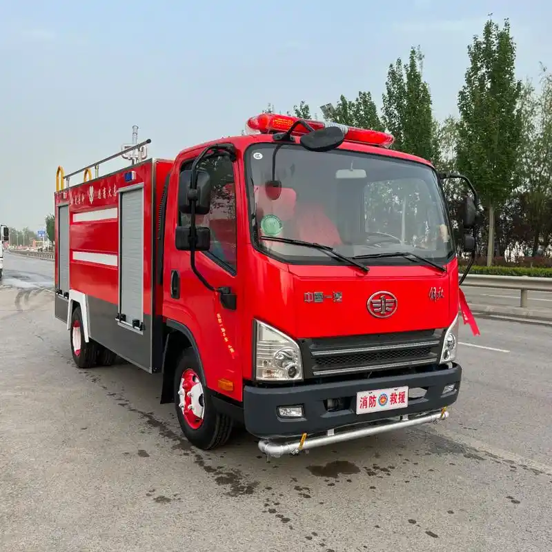 消防车# 解放虎vn五吨水罐消防车,17年国五排放,单排驾驶室(乘坐3人)