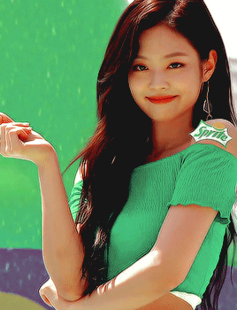 jennie这动图实在太美了,放上!