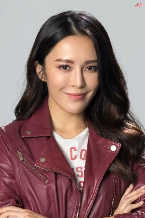 张曦雯 重案组警长,27岁.个性主动积极,只要认定目标,绝不轻言放弃.