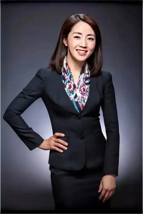 央视最美女记者爆红颜值吊打半个娱乐圈