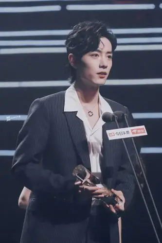 01.08头条年度盛典【肖战】