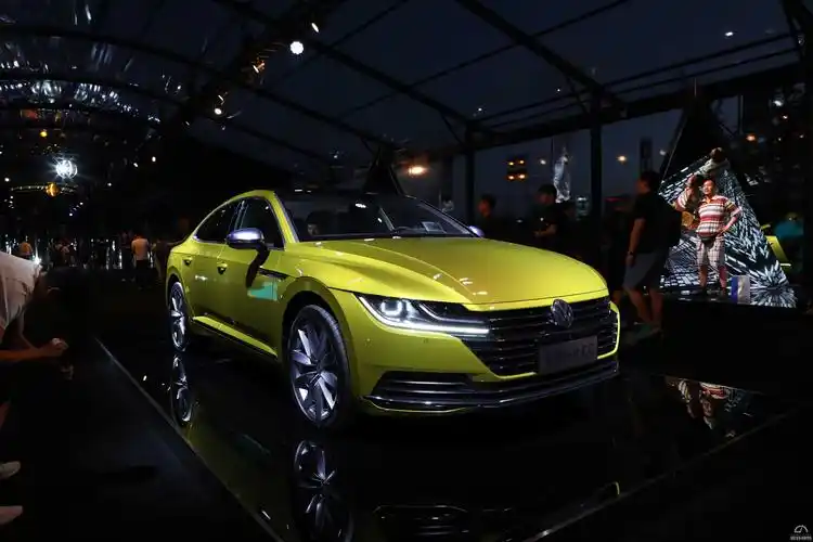 美感爆棚全新一代大众cc正式发布售价25283098万元